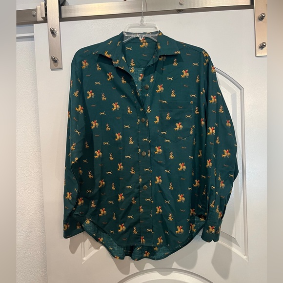 Vintage Tops - Vintage horse and hound equestrian Patterned green button down Shirt. Classic!
